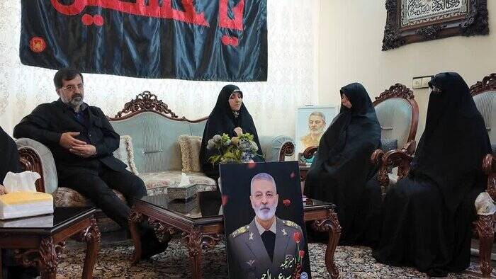 دیدار معاون رئیس‌جمهور با خانواده سپهبد  موسوی در قم