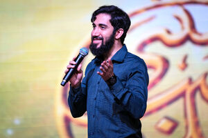 نماهنگ/ "رهبر شهیدم" با نوای محمد اسداللهی