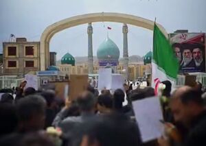 فیلم/ حضور خانواده شهیدان مدرسه میناب در مسجد جمکران