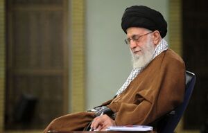 فیلم/ رونمایی از دستخط رهبر شهید بر نسخه خطی قرآن در حرم رضوی