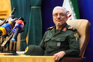 سردار طلایی نیک: باید در همه میادین دشمن را به تسلیم برسانیم