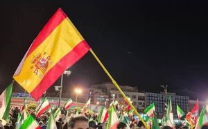 پرچم اسپانیا در تجمعات مردمی تهران