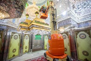 عکس/ ضریح نورانی امام حسین(ع) گل‌آرایی شد