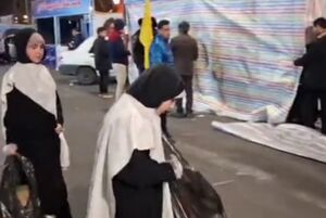 فیلم/ کمک دو خواهر تبریزی به پاکبان‌ها در اجتماعات شبانه