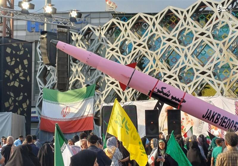 اجتماع بزرگ امام‌رضایی‌ها در تهران/ استقرار ۲۰۰۰ موکب مردمی در مسیر ۱۰ کیلومتری میدان امام حسین تا آزادی+ عکس و فیلم