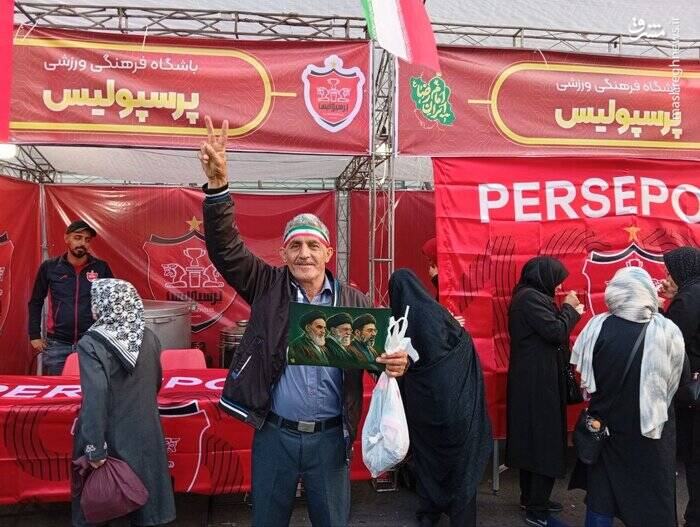 اجتماع بزرگ امام‌رضایی‌ها در تهران/ استقرار ۲۰۰۰ موکب مردمی در مسیر ۱۰ کیلومتری میدان امام حسین تا آزادی+ عکس و فیلم