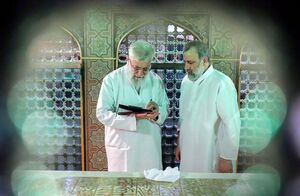 عکس/ گویا راه شهادت از خادمی امام رضا(ع) می‌گذرد...