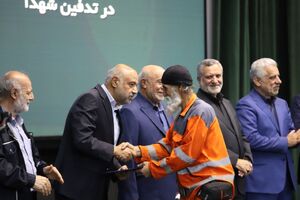 عکس/ تجلیل از کارگران نمونه کشوری