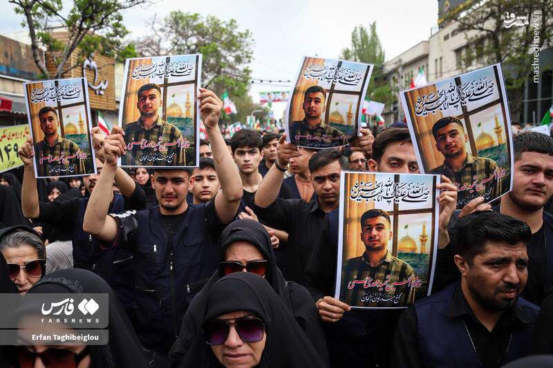 حماسه زنجان؛ وداع باشکوه با ۱۴ قهرمان در میان اشک و افتخار+ عکس