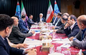 عارف: بزودی جشن پیروزی را برگزار می‌کنیم/ تنگه هرمز ملک طلق ایران است