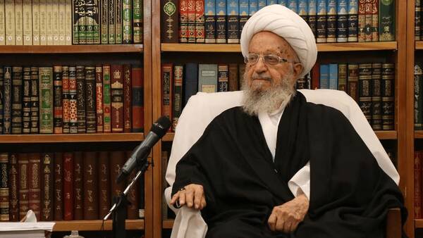 آیت‌الله مکارم شیرازی: عربستان مسائل جنگ را به فریضه حج گره نزند