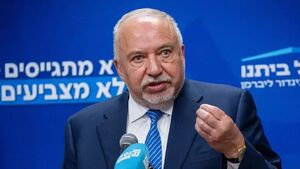 لیبرمن: پهپادهای حزب‌الله، سربازان ما را به «اردک‌هایی در میدان تیر» تبدیل کردند