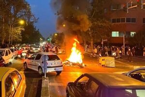 روزنامه‌نگار انگلیسی: موساد در ناآرامی‌های ایران دست داشت+ فیلم