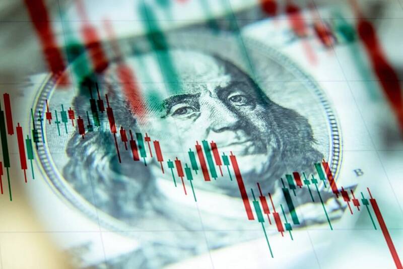 قیمت دلار رسمی به ۱۴۸ هزار تومان نزدیک شد