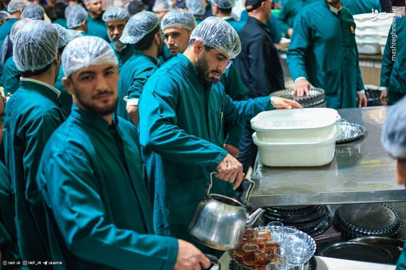 عکس/ حضور اعضای تیم ملی کشتی آزاد در چایخانه امام رضا