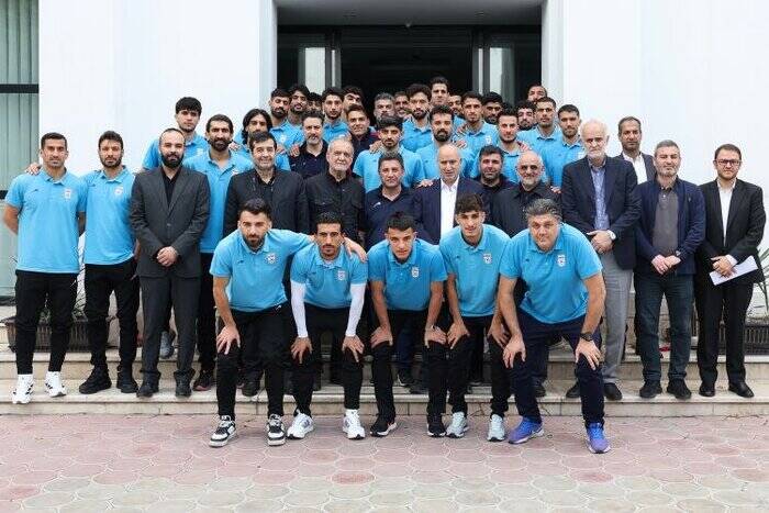 پزشکیان در جمع ملی‌پوشان/رئیس‌جمهور: با تمام توان برای سربلندی ایران در میدان حاضر شوید