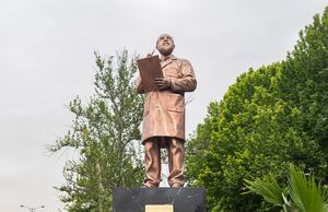 عکس/ مراسم رونمایی از تندیس "شهید چمران"