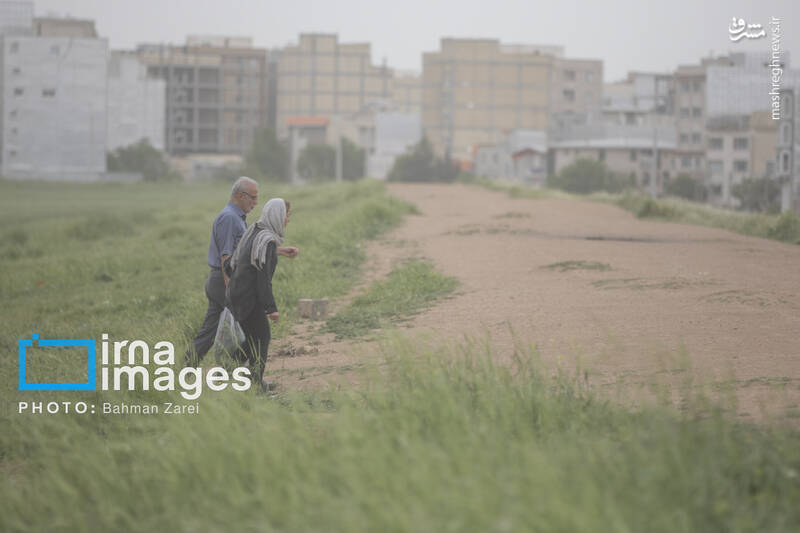 عکس/ ریزگردها و باد شدید در کرمانشاه