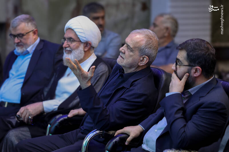 عکس/ بازدید میدانی پزشکیان از طرح حکمرانی محله‌محور