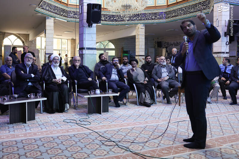 عکس/ بازدید میدانی پزشکیان از طرح حکمرانی محله‌محور