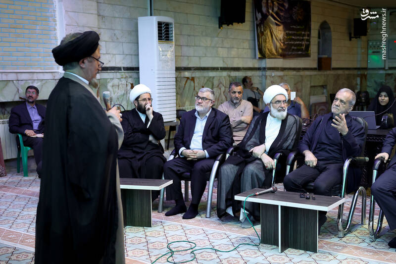 عکس/ بازدید میدانی پزشکیان از طرح حکمرانی محله‌محور