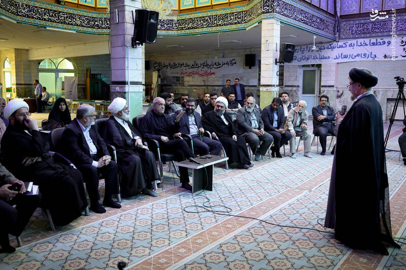 عکس/ بازدید میدانی پزشکیان از طرح حکمرانی محله‌محور