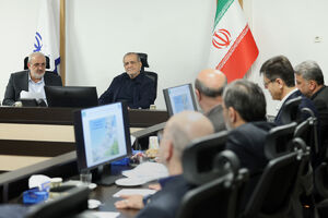 عکس/ حضور میدانی پزشکیان در دو وزارتخانه