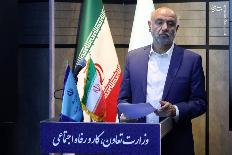 عکس/ حضور میدانی پزشکیان در دو وزارتخانه