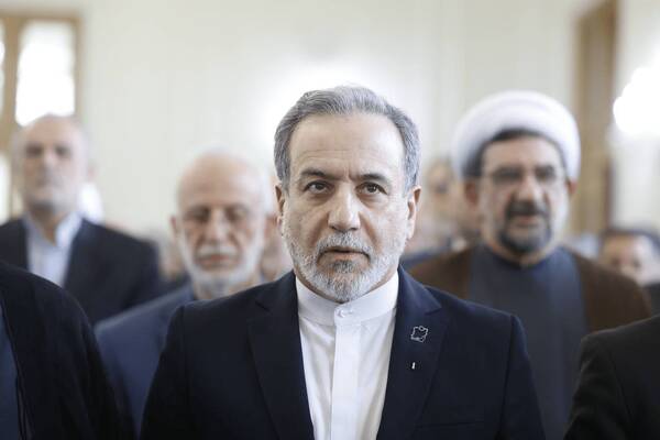 ايران،جنگ،منطقه،عراقچي،امور،خارجه،وزير،كشورهاي،ادامه،تأكيد،ا ...