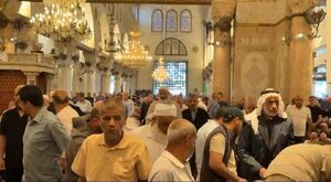 تصاویری از حضور گسترده فلسطینیان در مسجد الاقصی