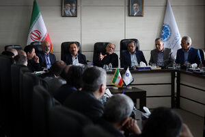 عکس/ نشست پزشکیان با اعضای اتاق بازرگانی