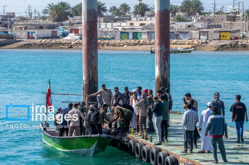 عکس/ تشییع پیکر صیاد شهید زید ماهیگیرلارکی