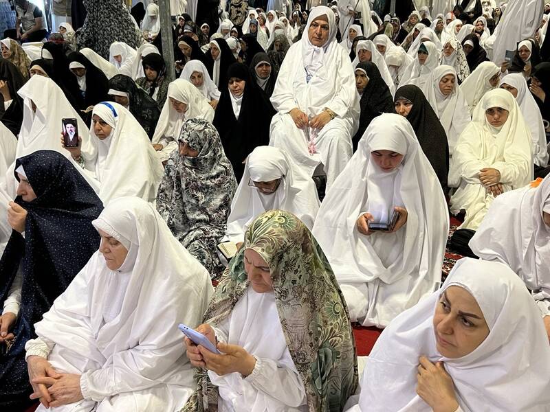یادواره شهدای مکه ومنا و قائد شهید درسرزمین منا +عکس