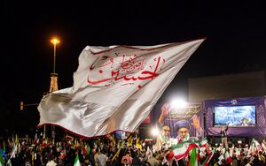عکس/ آئین اهتزاز پرچم متبرک حرم مطهر علوی در اصفهان