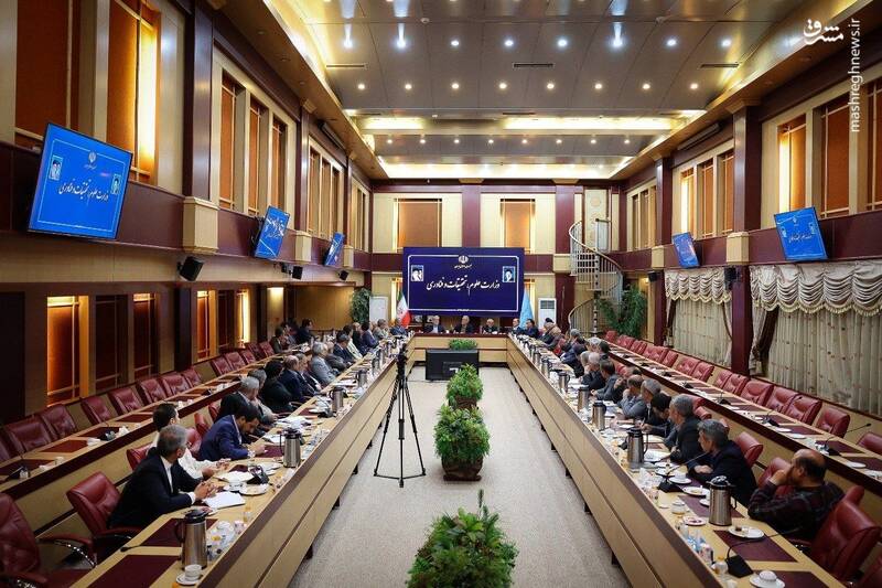 عکس/ نشست پزشکیان با مدیران وزارت علوم تحقیقات و فناوری