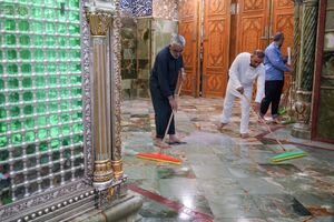 عکس/ شست و شوی حرم مولا علی در ایام عید غدیر