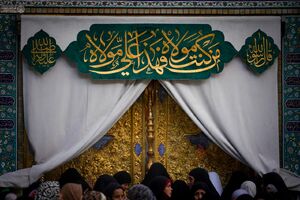 آماده سازی حرم امیرالمومنین در آستان عید ولایت