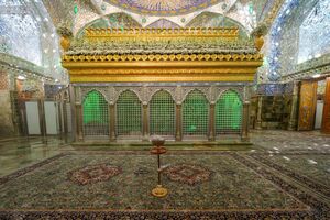 عکس/ گل‌آرایی ضریح امامین عسکرین برای عیدالله اکبر