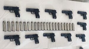 کشف ۳۳ قبضه کلت جنگی توسط مرزبانان هنگ مرزی ارومیه
