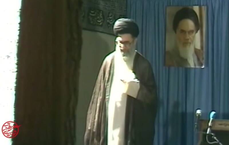 فیلم/ لحظاتی از بیعت مردم با امام خامنه‌ای شهید در آغاز رهبر ...