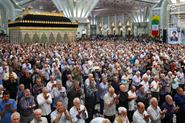 عکس/ اقامه نماز جمعه تهران در حرم امام خمینی(ره)