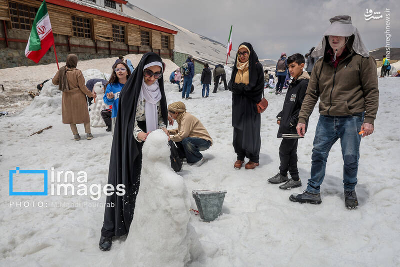 عکس/ جشنواره آدم برفی در پیست توچال