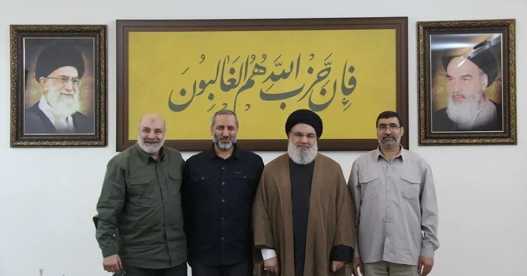 سردار سید مجید موسوی در کنار شهید نصرالله