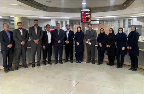 مدیرعامل بانک سرمایه به طور سرزده از شعبه میدان فاطمی و واحد مستقل ارزی غرب تهران بازدید کرد