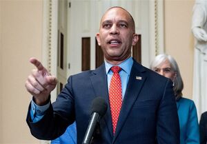 سناتور جفریز: باید هرچه زودتر جنگ پرهزینه علیه ایران را پایان دهیم