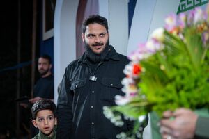 فیلم/ اجرای مداح سلب‌تابعیت شده بحرینی در اجتماع میدان انقلاب