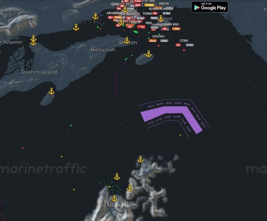 سنتکام از تجاوز نظامی آمریکا به ایران خبر داد/ صدای انفجار در بندرعباس، میناب و سیریک/ هجوم سنگین هوافضای سپاه به پایگاه‌های آمریکا در منطقه/ فرار جنگنده F۱۶ دشمن با آتش پدافند سپاه/ نیروی دریای سپاه دو کشتی متخلف در تنگه هرمز را مورد اصابت قرار داد/ تهاجم پهپادی ارتش علیه ناوگان پنجم آمریکا در بحرین