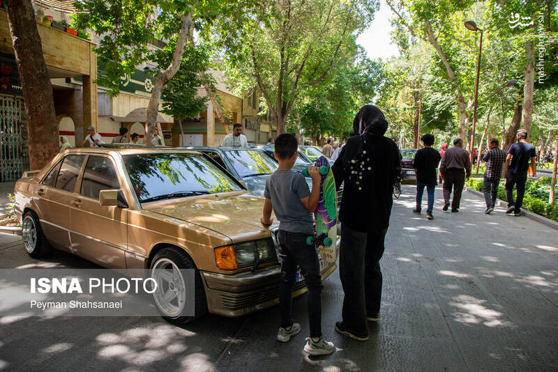 عکس/ گردهمایی خودروهای کلاسیک، آفرود و کمپر در اصفهان