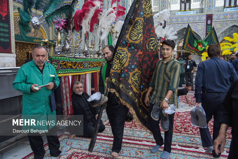 آئین سیاهپوشان حرم مطهر امام رضا (ع)