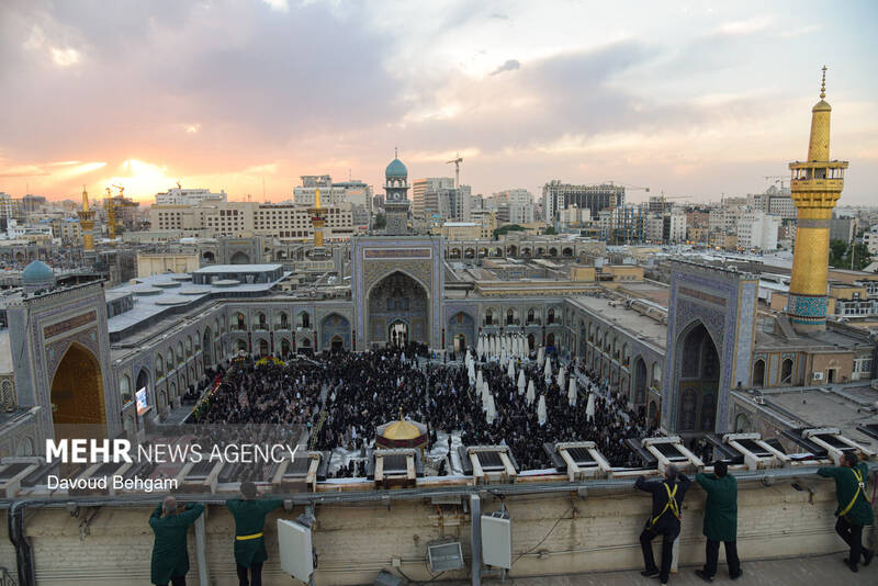 آئین سیاهپوشان حرم مطهر امام رضا (ع)
